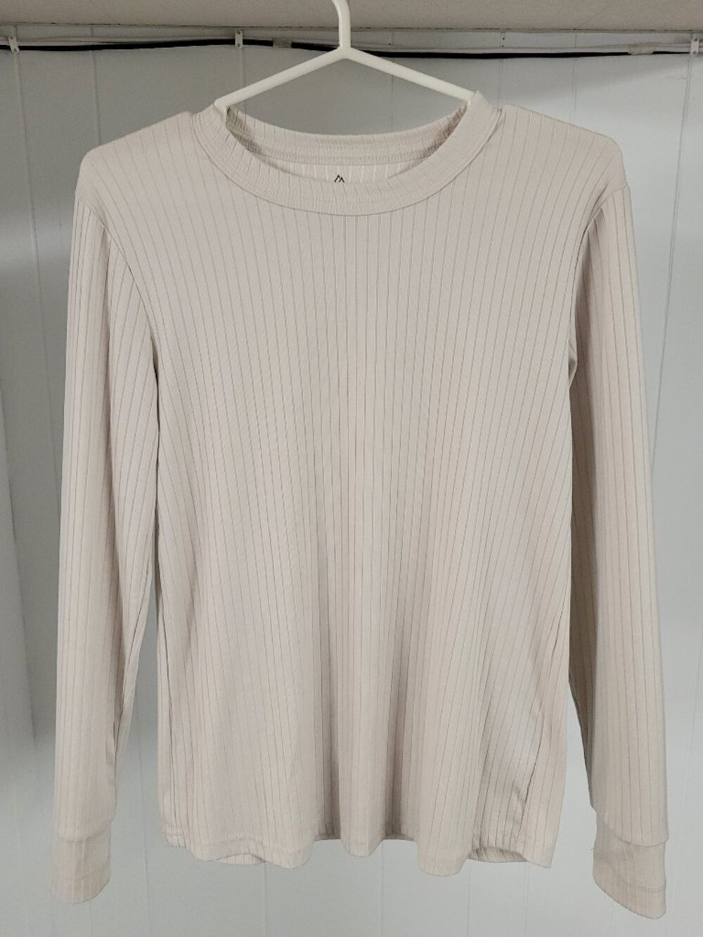 Mountain Ridge long sleeve base layer shirt NWOT